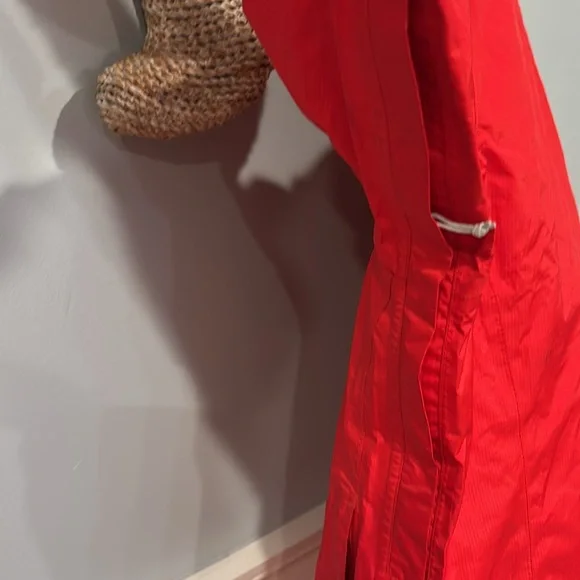 Patagonia Torrentshell H2NO Hooded Rain Jacket Waterproof Nylon Red Delicious - Picture 10 of 15